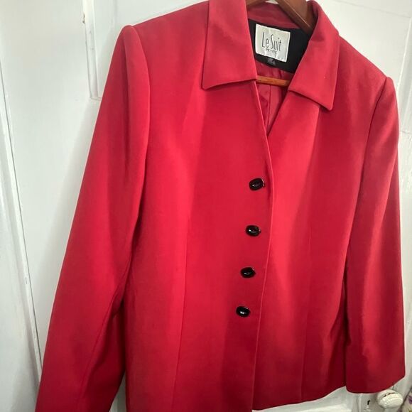 Le Suit Petite Red Blazer w/ Black Oval Buttons - Picture 10 of 12